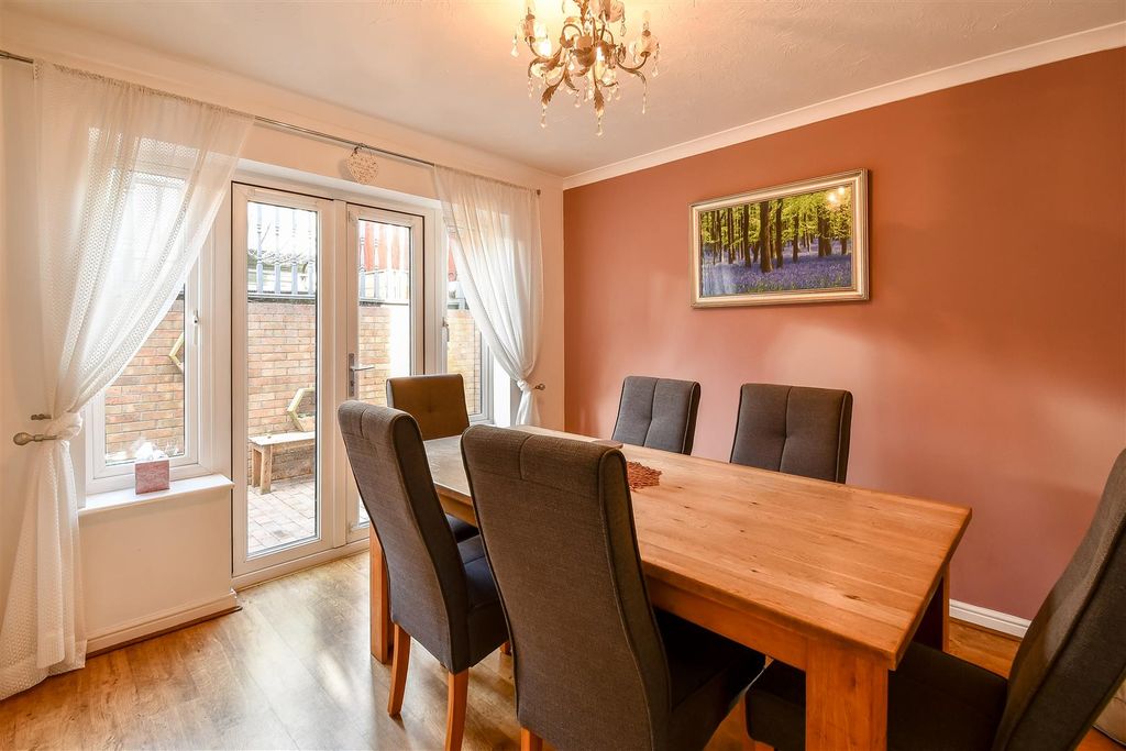 Property photo 3 of 31 Dining Room