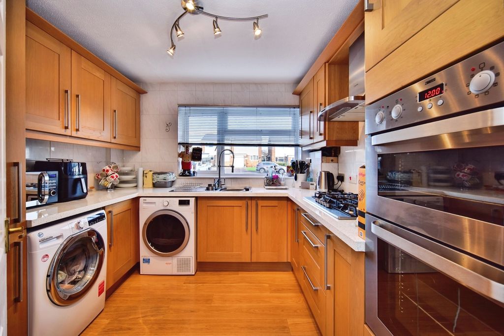 Property photo 3 of 17 Pbox-Img.Jpg