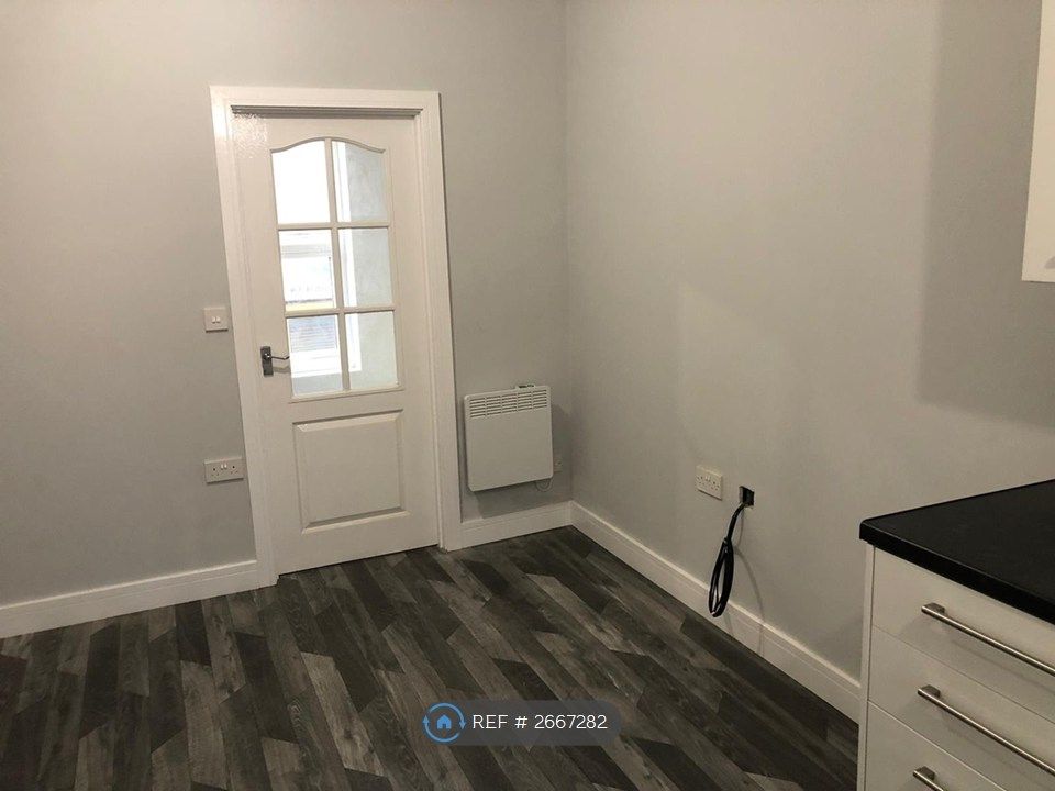 Property photo 3 of 13 Living Area