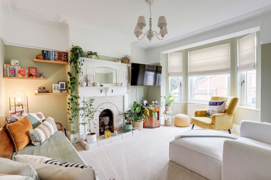 Property photo 2 of 23