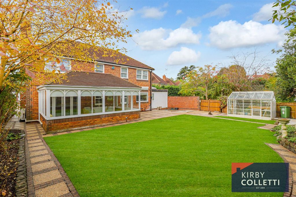 Property photo 2 of 35 Rear Garden