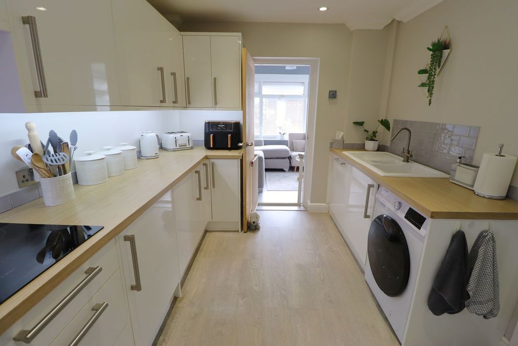 Property photo 3 of 26