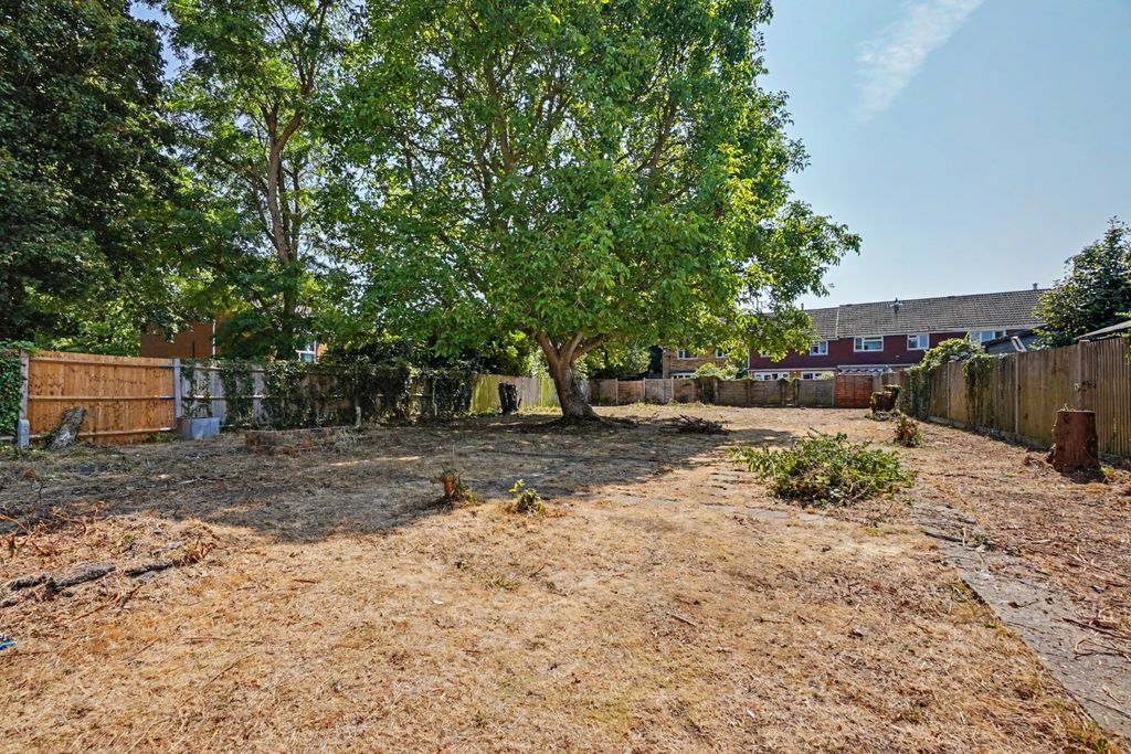 Property photo 3 of 18 4808177