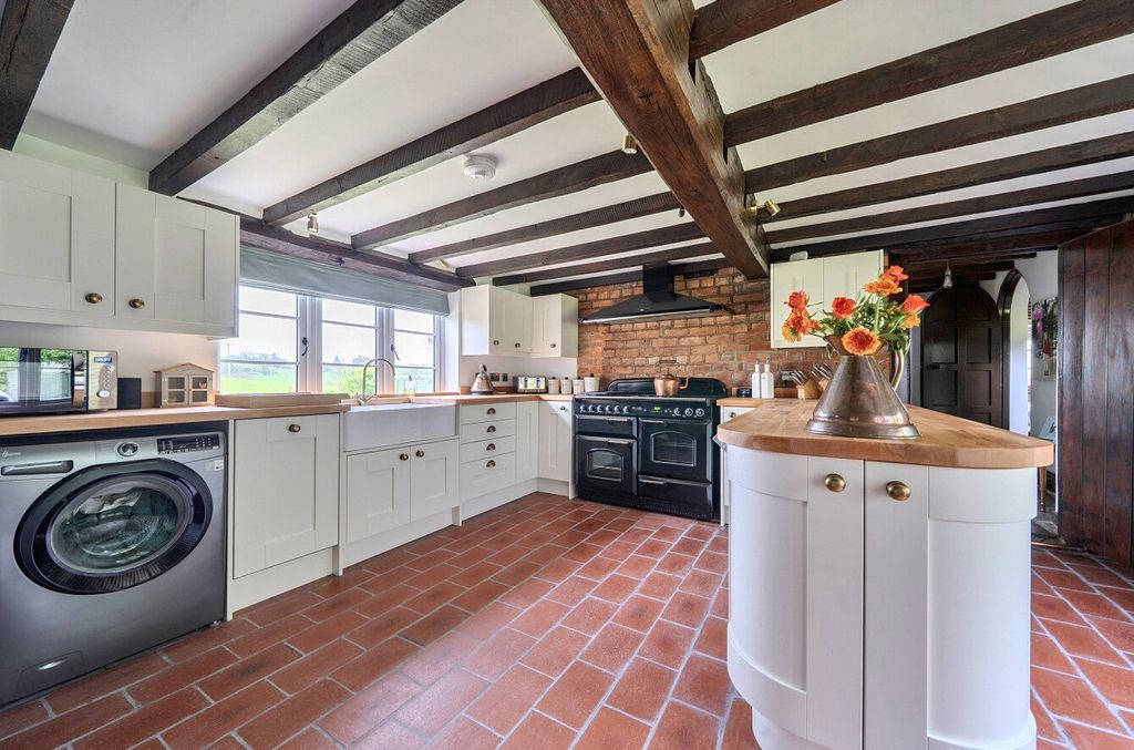 Property photo 2 of 35 Picture No. 40