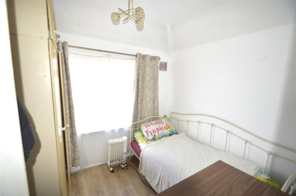 Additional image 13 of 3 bed semi-detached house for saleStudley Road, Dagenham RM9