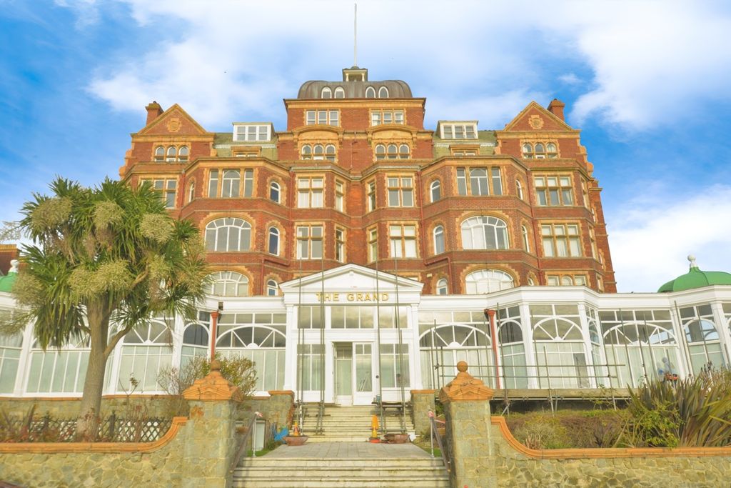 Property photo 1 of 22 Front