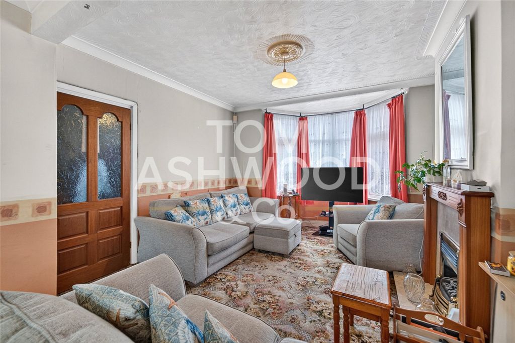 Property photo 2 of 11 Picture No. 30