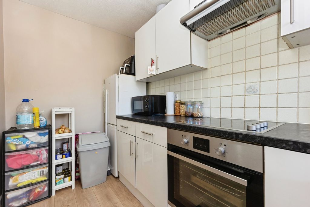 Property photo 3 of 15 Pbox-Img.Jpg