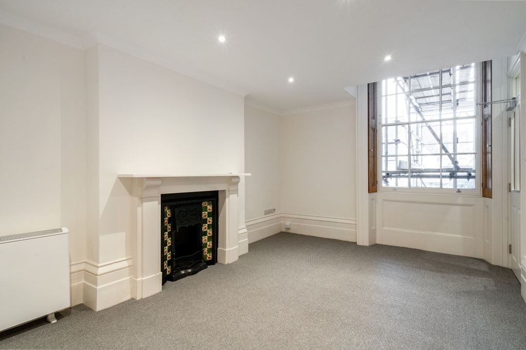 Property photo 2 of 13 78689_Flat-2-20-R...