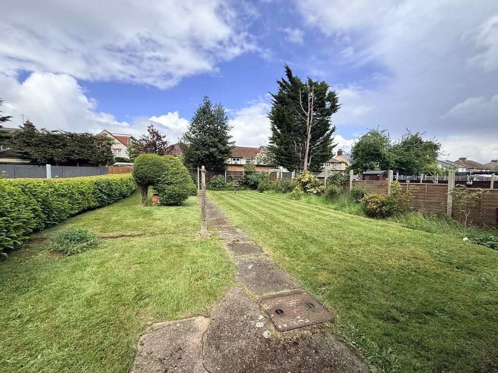 Property photo 3 of 19 Garden
