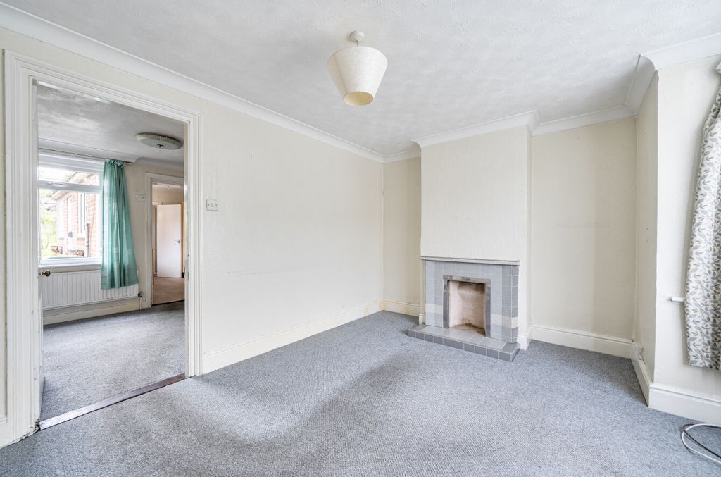 Property photo 2 of 13 1463676-2-6A0Ec5A...