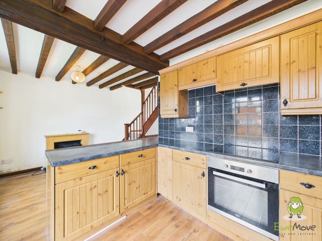 Property photo 2 of 9 Kitchen - Charlotte Thomasson Ewemove Whitchurch A
