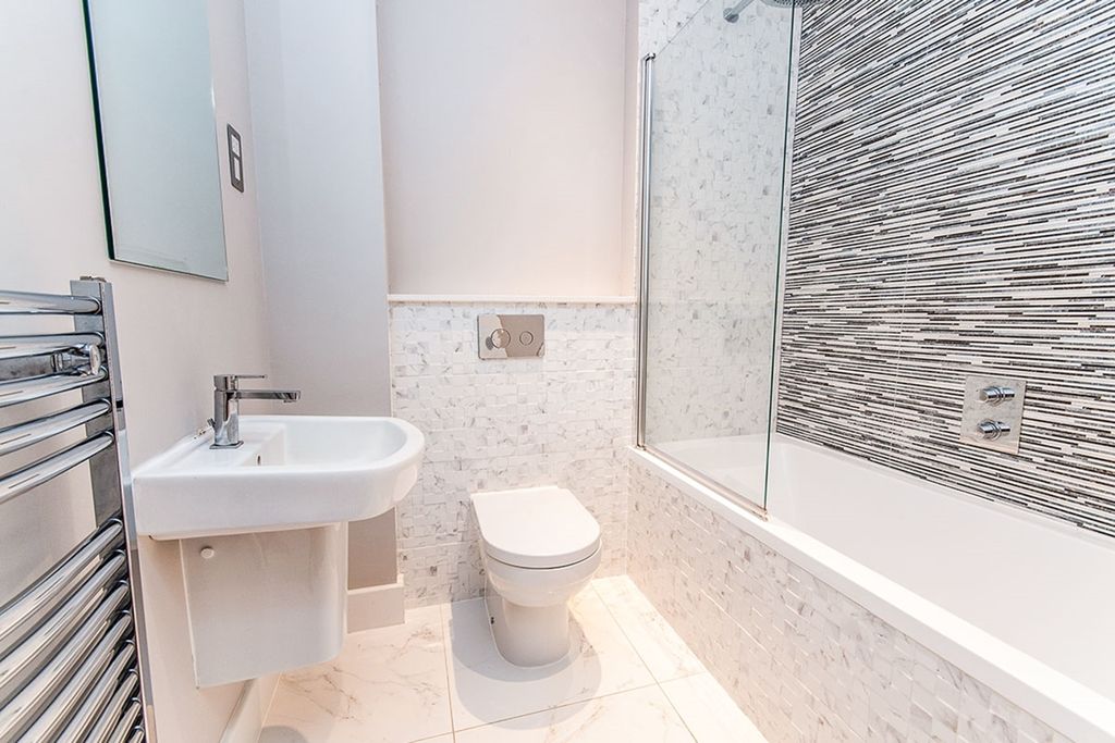 Property photo 3 of 5 Bathroom