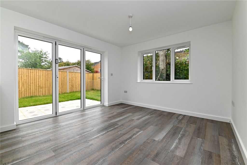 Property photo 3 of 15 Picture No. 24