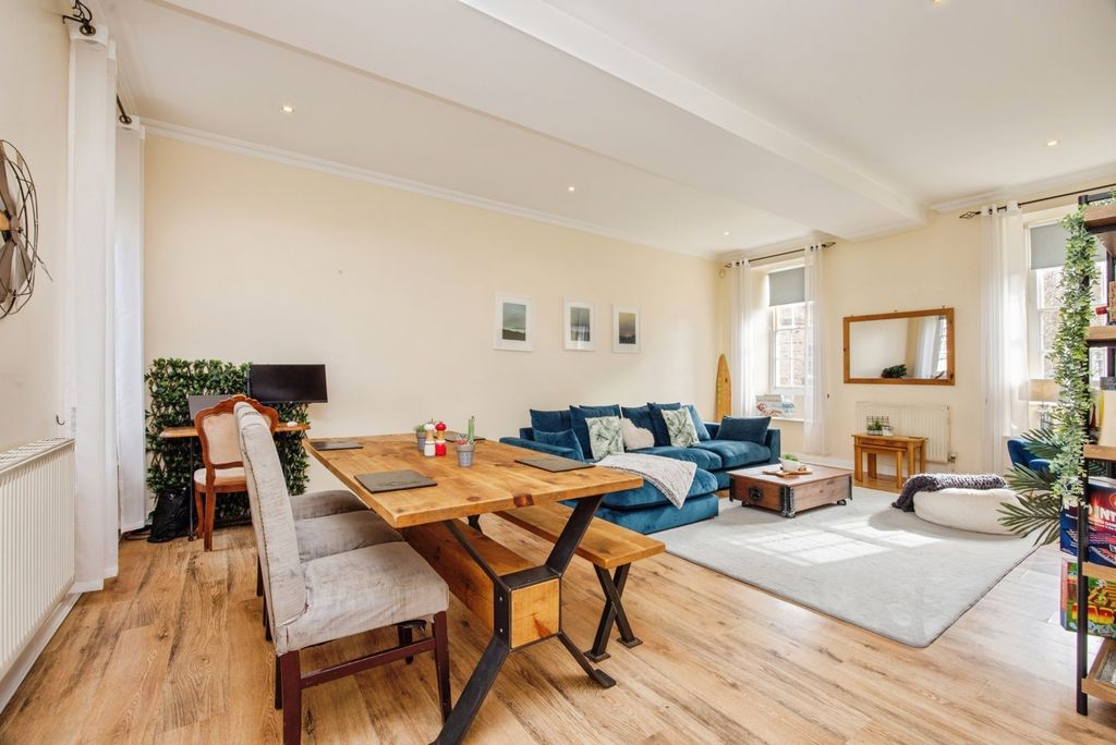 Property photo 3 of 17 Photo