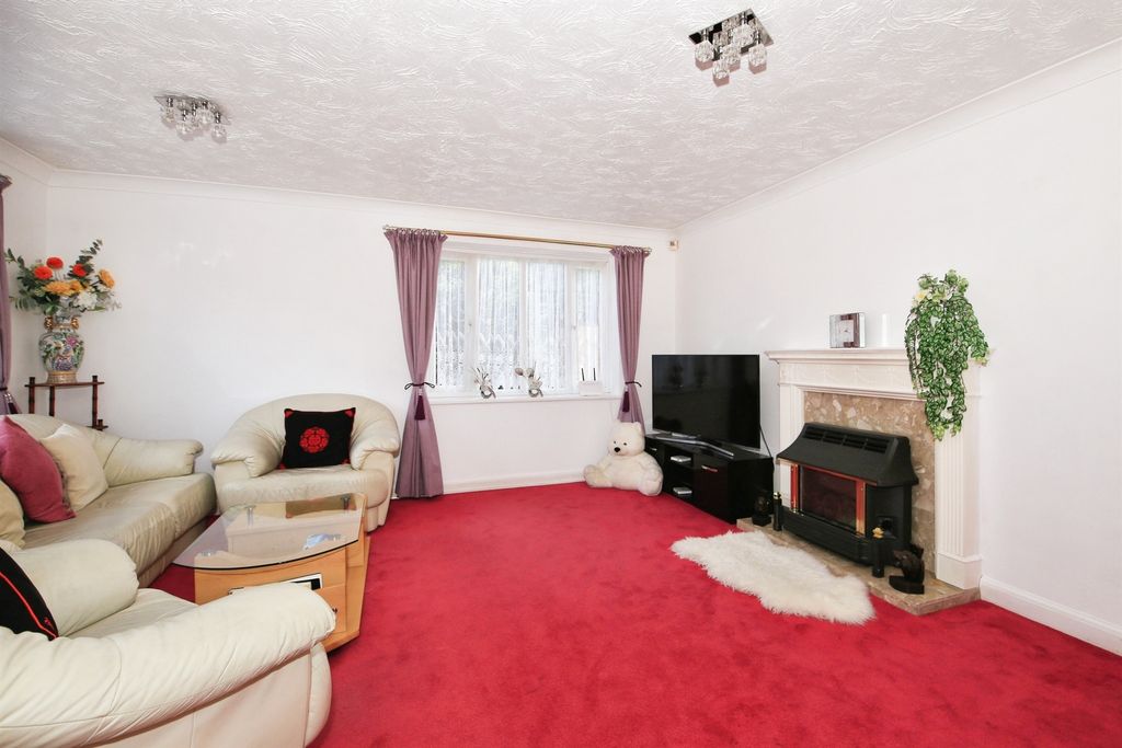 Property photo 3 of 19