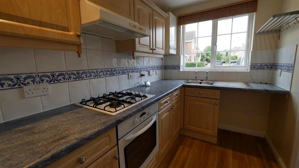 Property photo 3 of 7 Kitchen