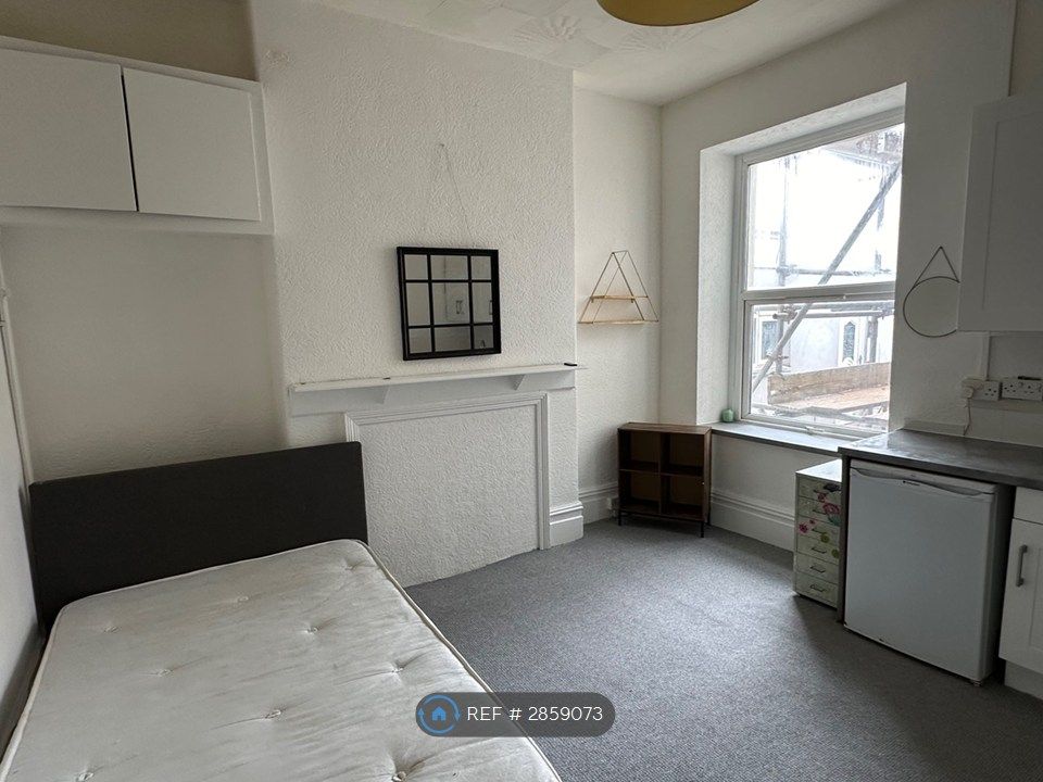 Property photo 2 of 3