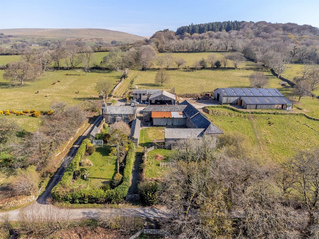 Property photo 2 of 33 Picture No. 85