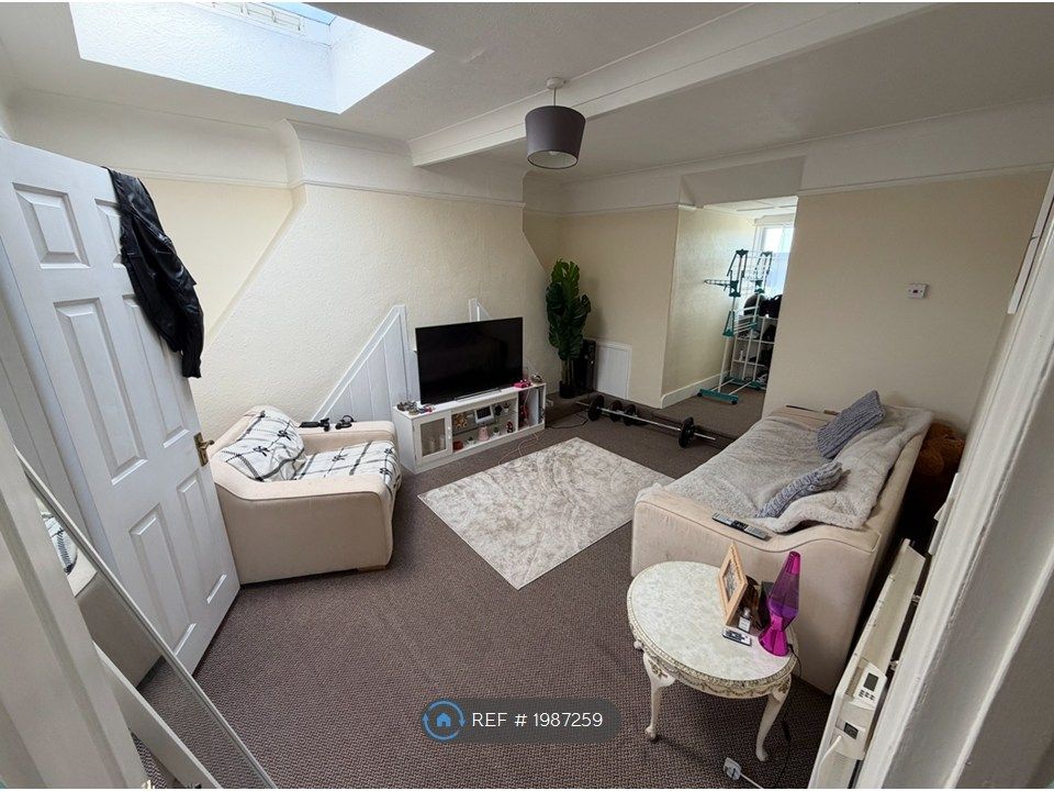 Property photo 3 of 11