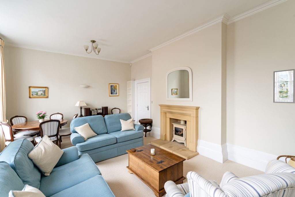 Property photo 3 of 15 90091_1-The-Fold-...