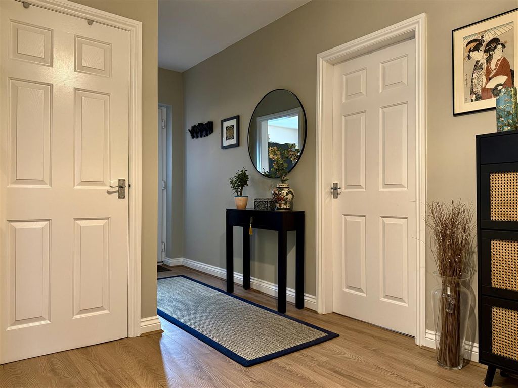 Property photo 3 of 30 Tempimageqyoh74.Jpg