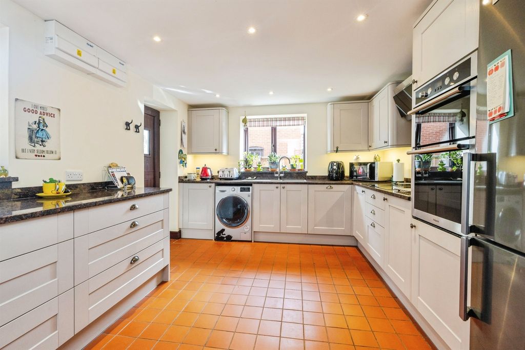 Property photo 2 of 15