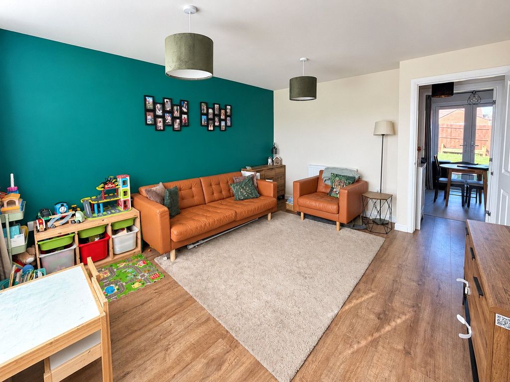 Property photo 2 of 15 Picture No. 27