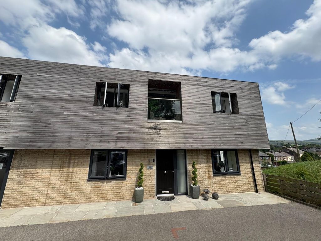 Property photo 1 of 21 Front