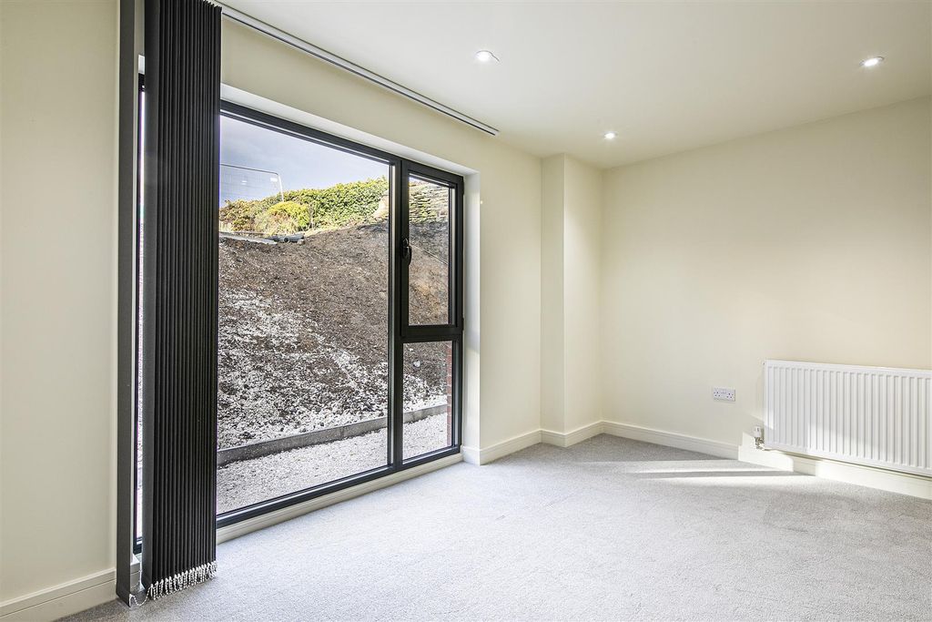 Property photo 2 of 10 _W173913 Copy.Jpg