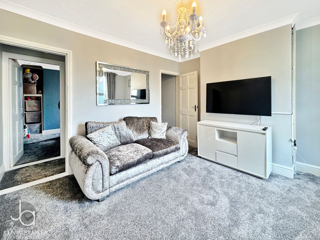 Property photo 3 of 12 20251002_141442504_0.5