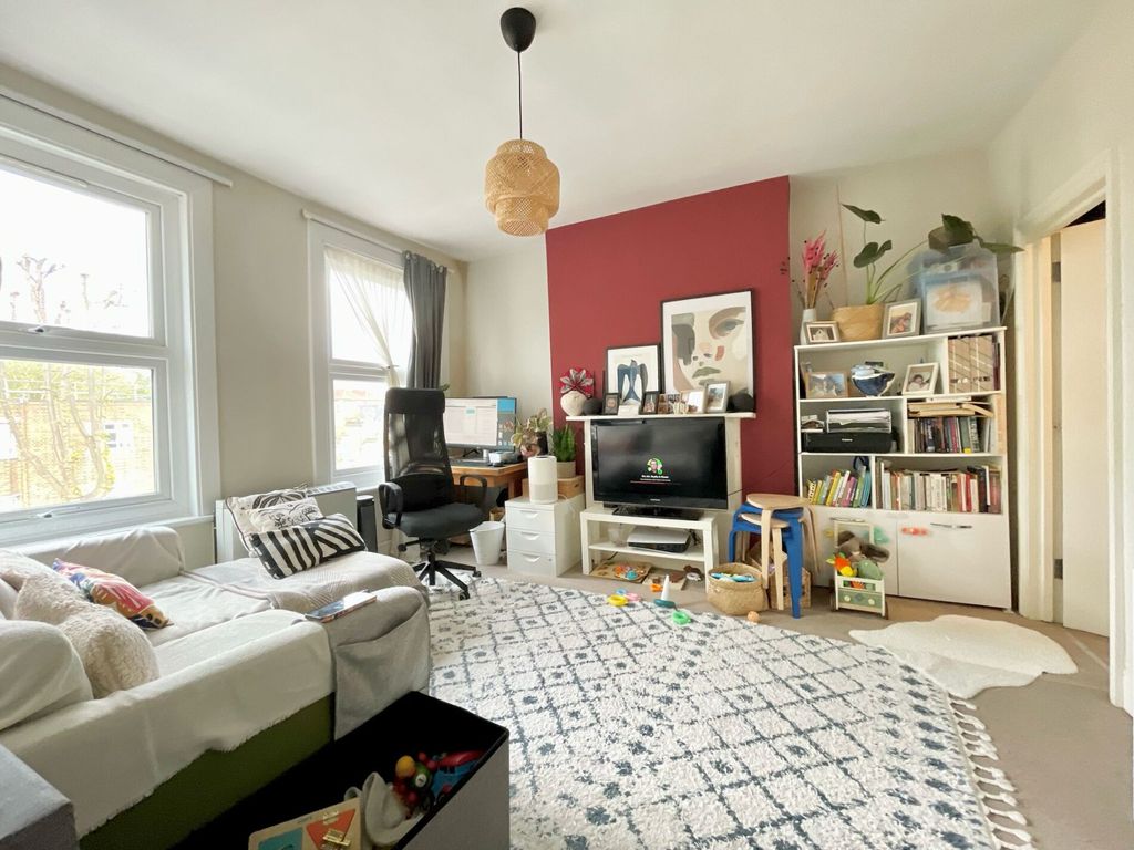 Property photo 1 of 9