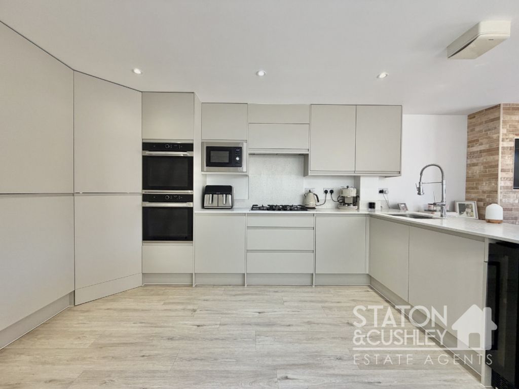 Property photo 3 of 29