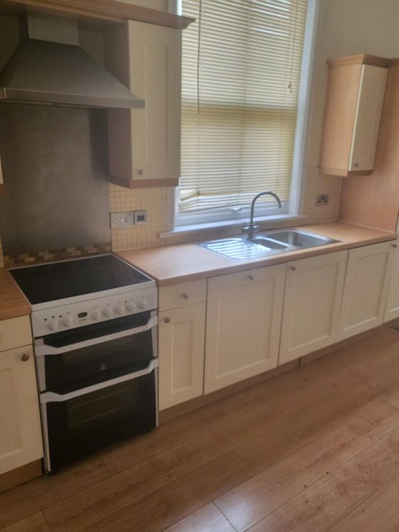 Property photo 3 of 14 Kitchen