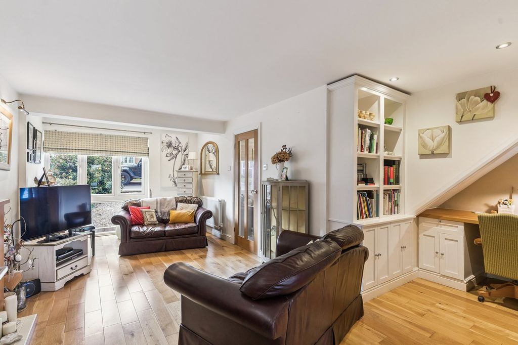 Property photo 2 of 21