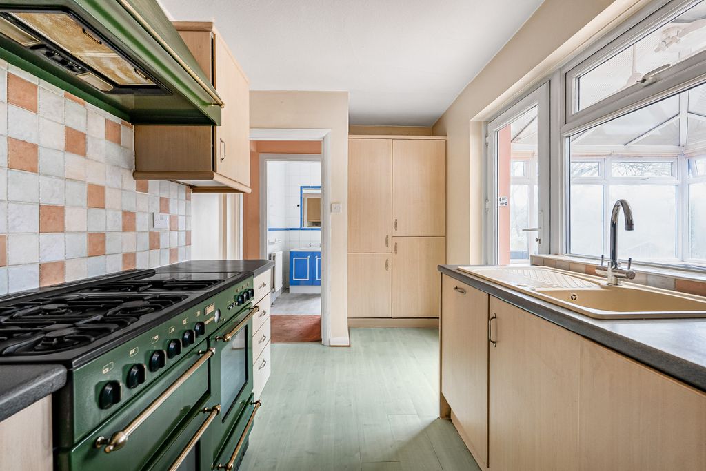 Property photo 3 of 13