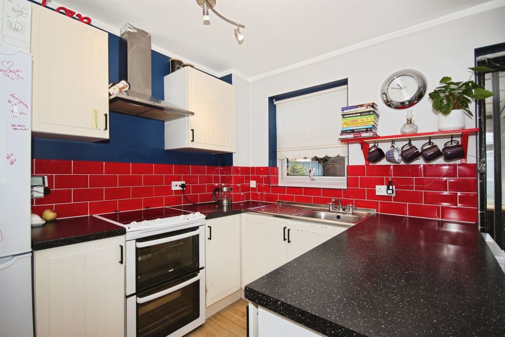 Property photo 3 of 12