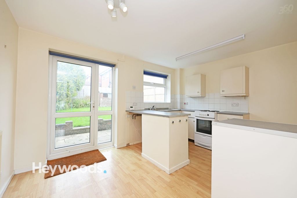 Property photo 2 of 22