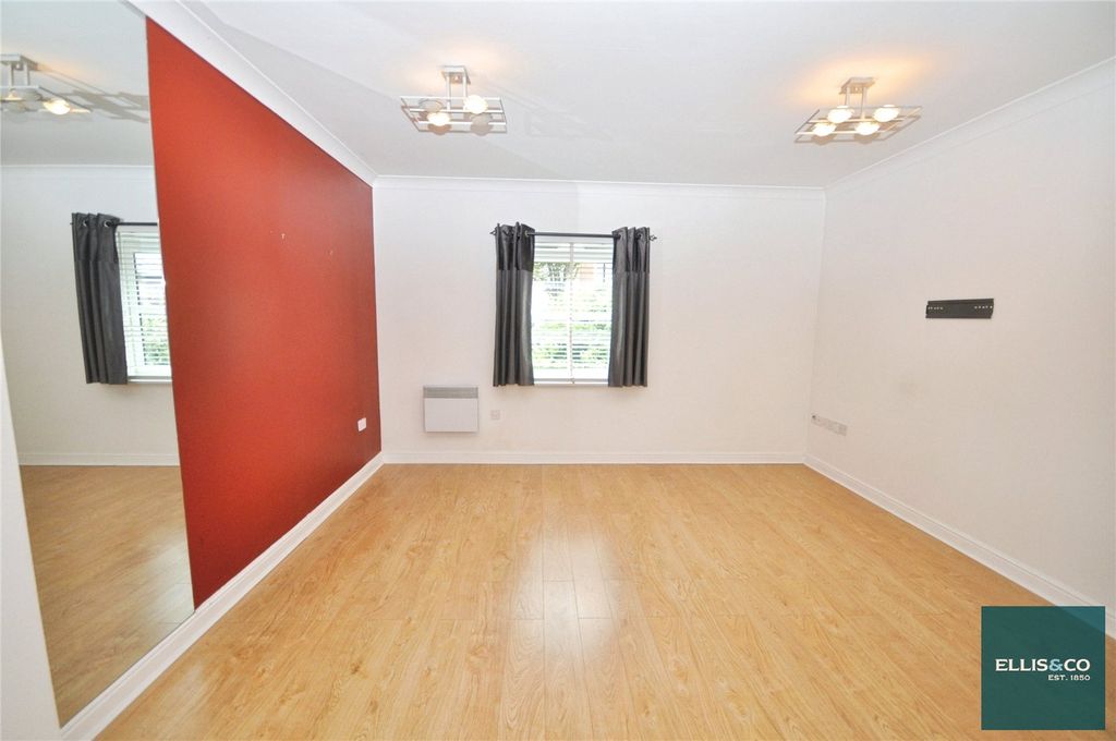 Property photo 2 of 12 Picture No. 22