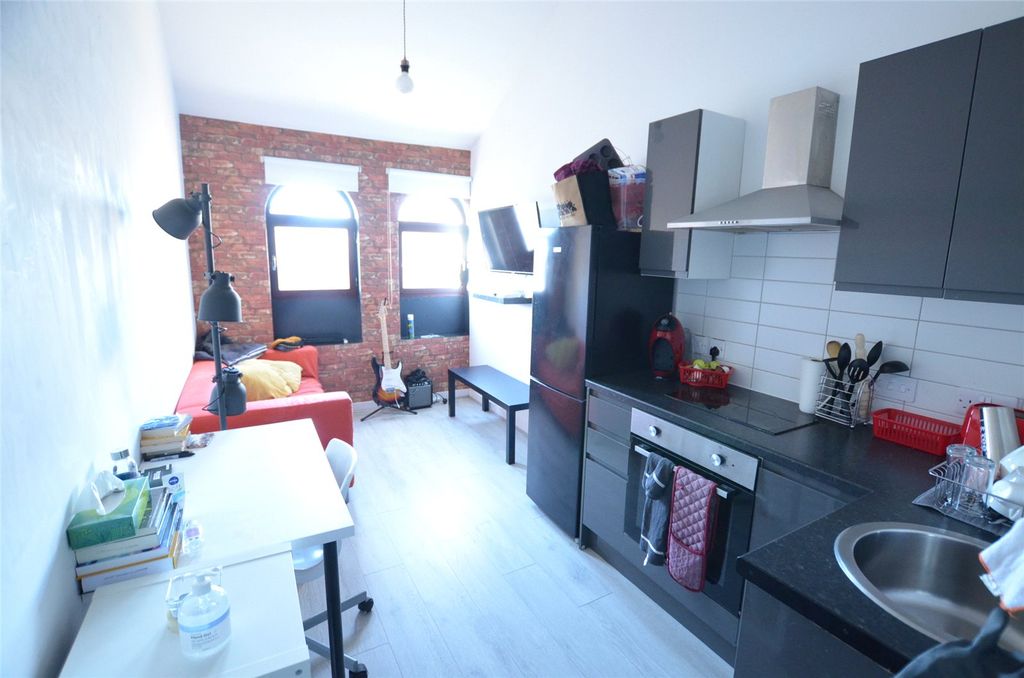Property photo 2 of 5 Lounge/Kitchen