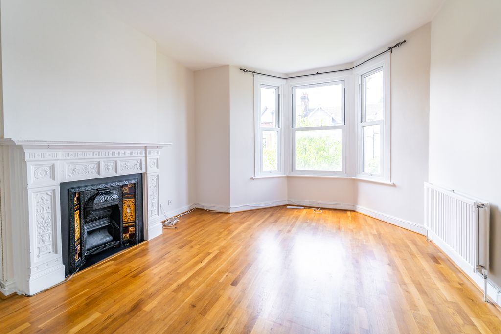 Property photo 2 of 10 Ndb05944