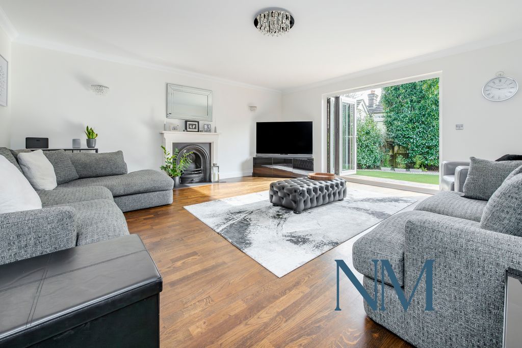 Property photo 3 of 30 Gallery