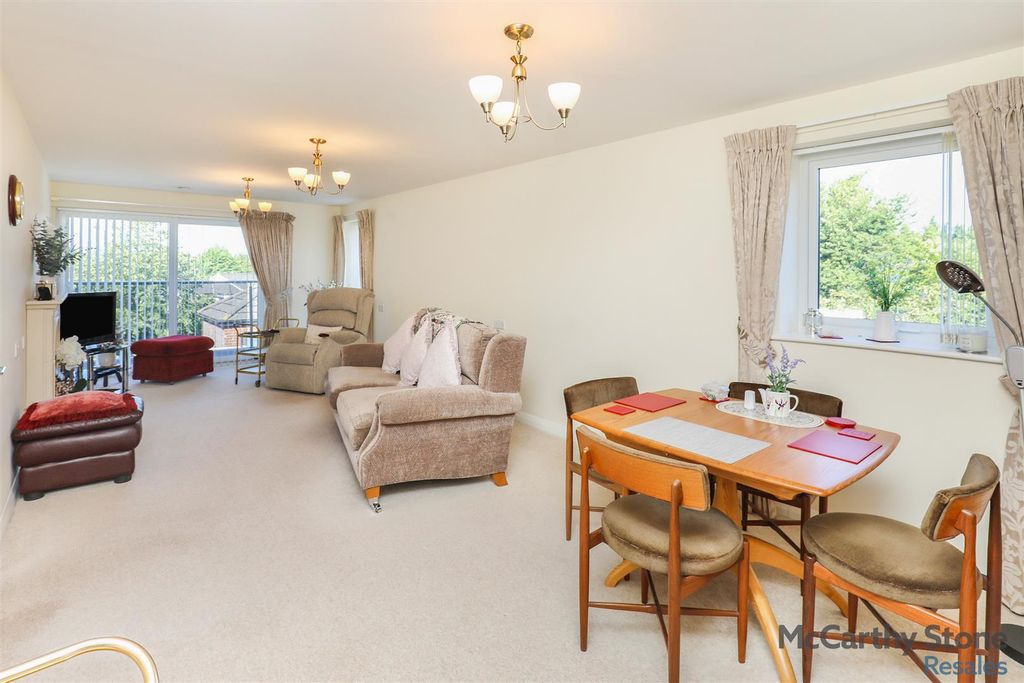 Property photo 3 of 24 130A2937.Jpg