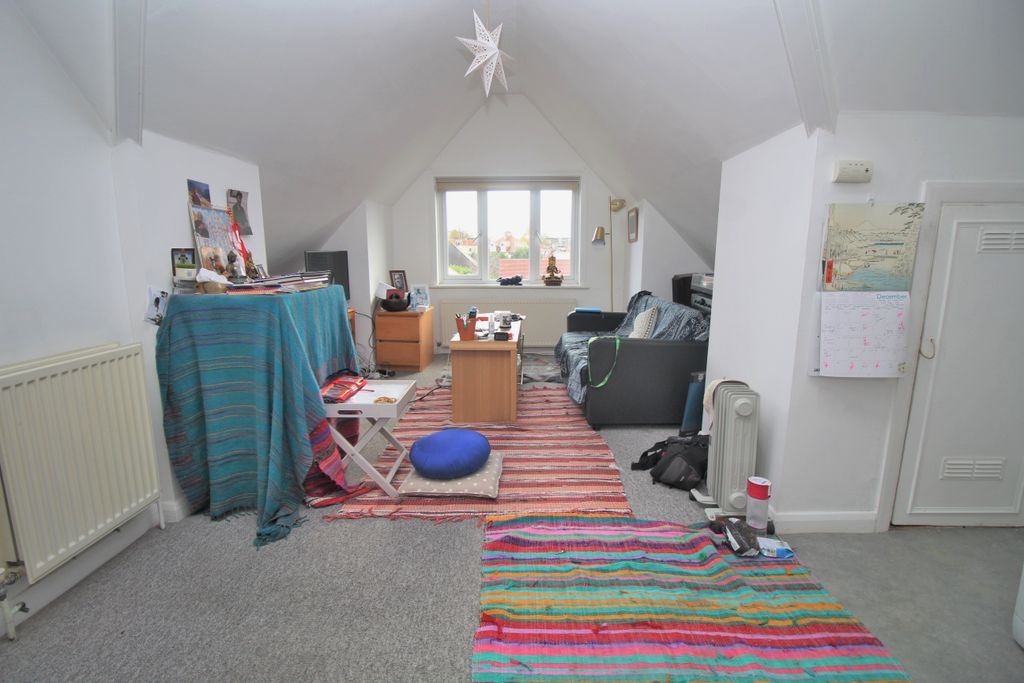 Property photo 3 of 11 27