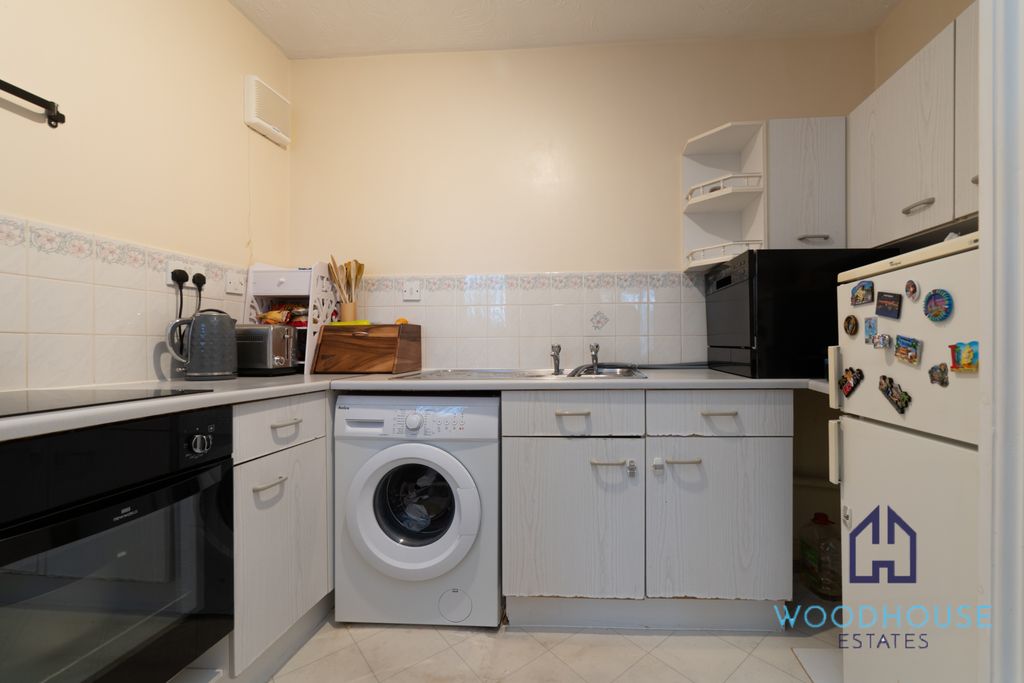 Property photo 2 of 5