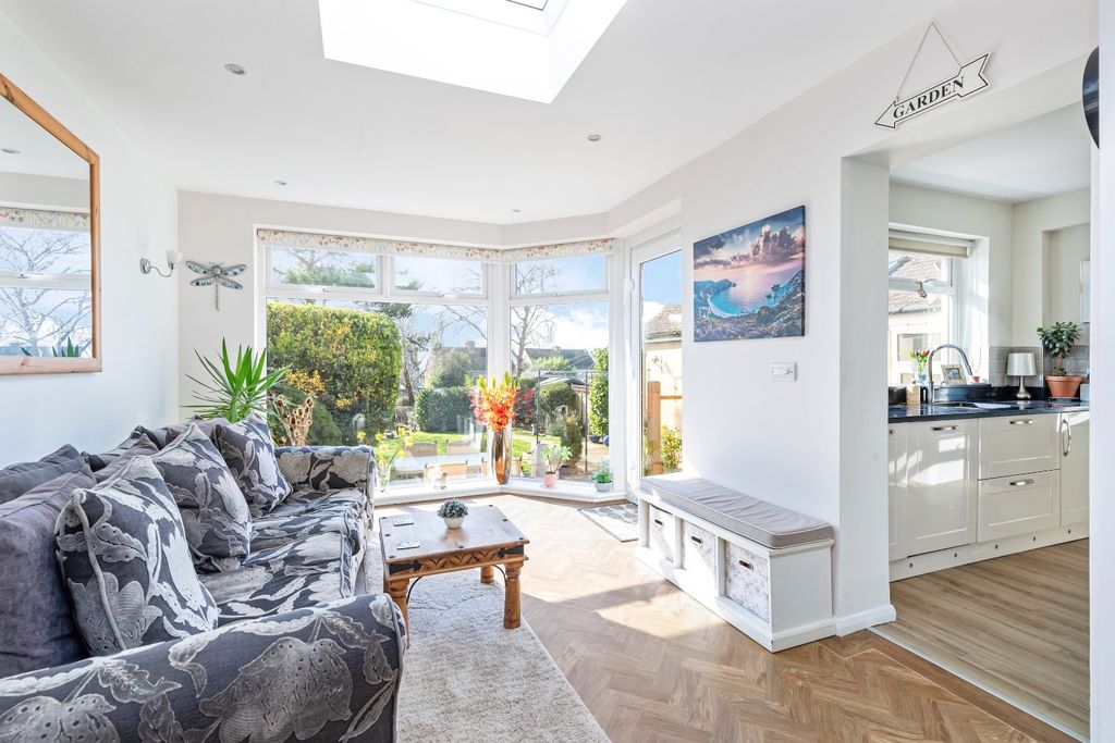 Property photo 3 of 23 4979874