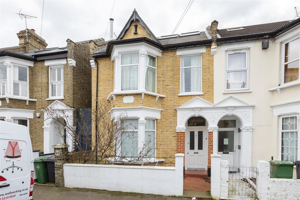 Property photo 1 of 46 Pendlestone Road, E17
