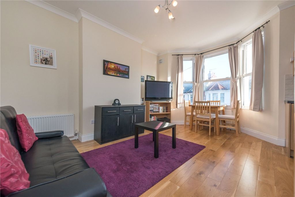 Property photo 1 of 10 Picture No. 12