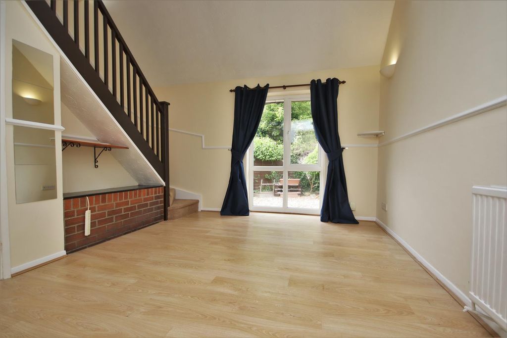 Property photo 3 of 6