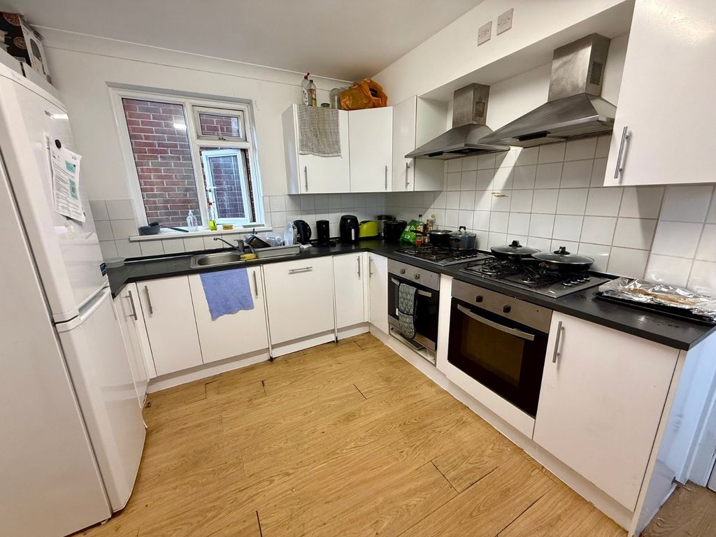 Property photo 2 of 8 Picture No. 03